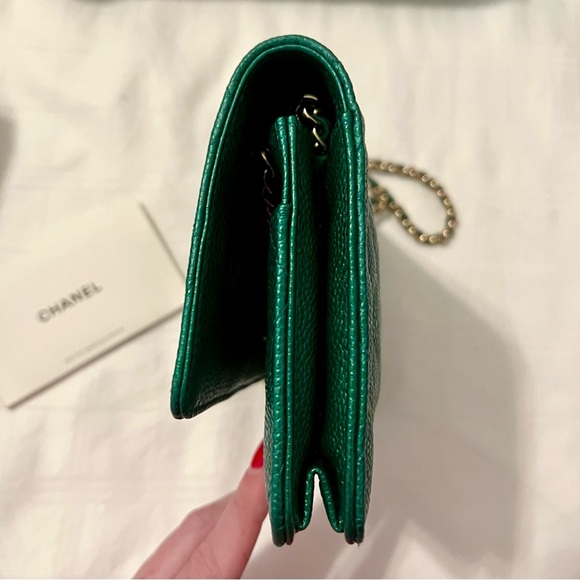 Chanel 18s Emerald Green WOC - Picture 7 of 11